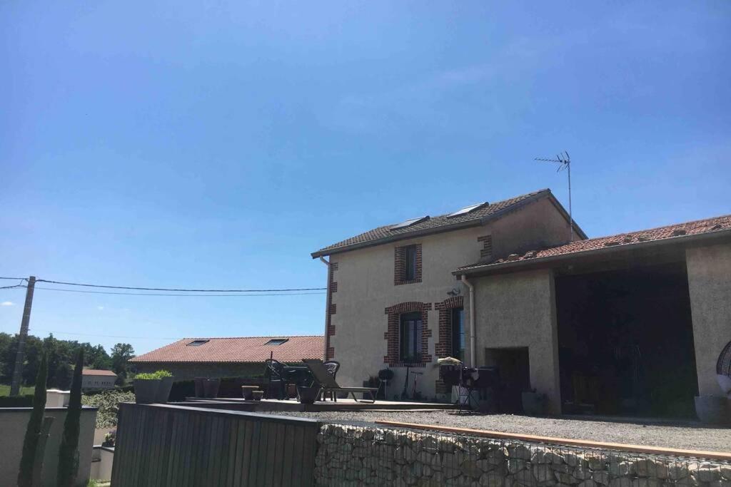 Vila Gite De Chenieux Saint-Victor-sur-Loire Exteriér fotografie